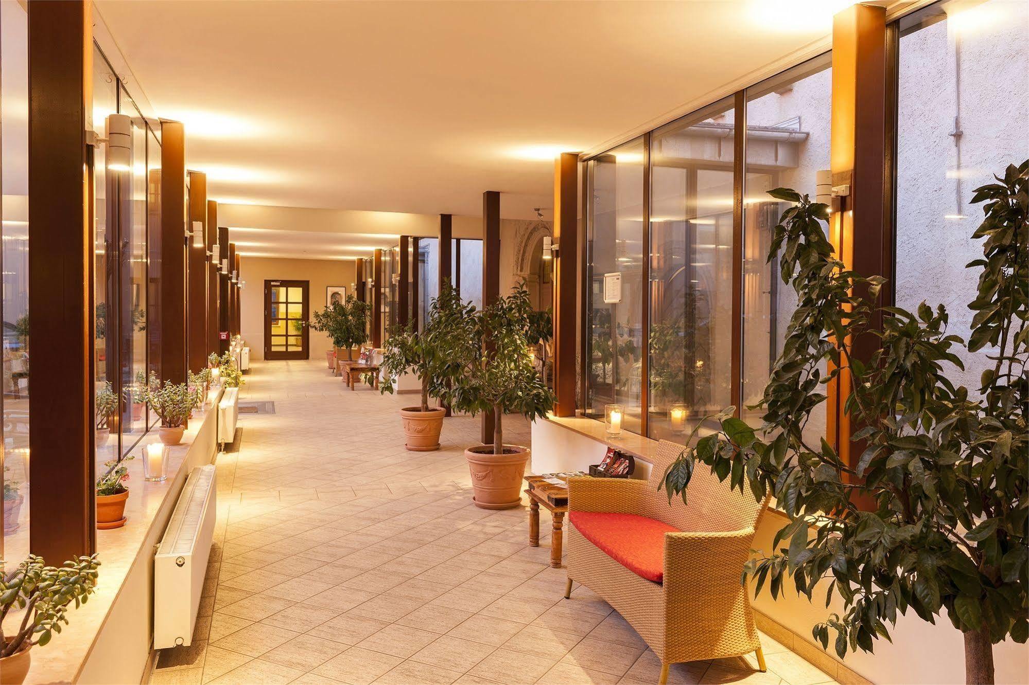 Wyndham Garden Quedlinburg Stadtschloss Экстерьер фото